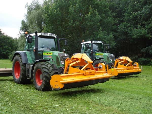 Trekker met klepelmaaier Optie: fronthef en/of achterhef